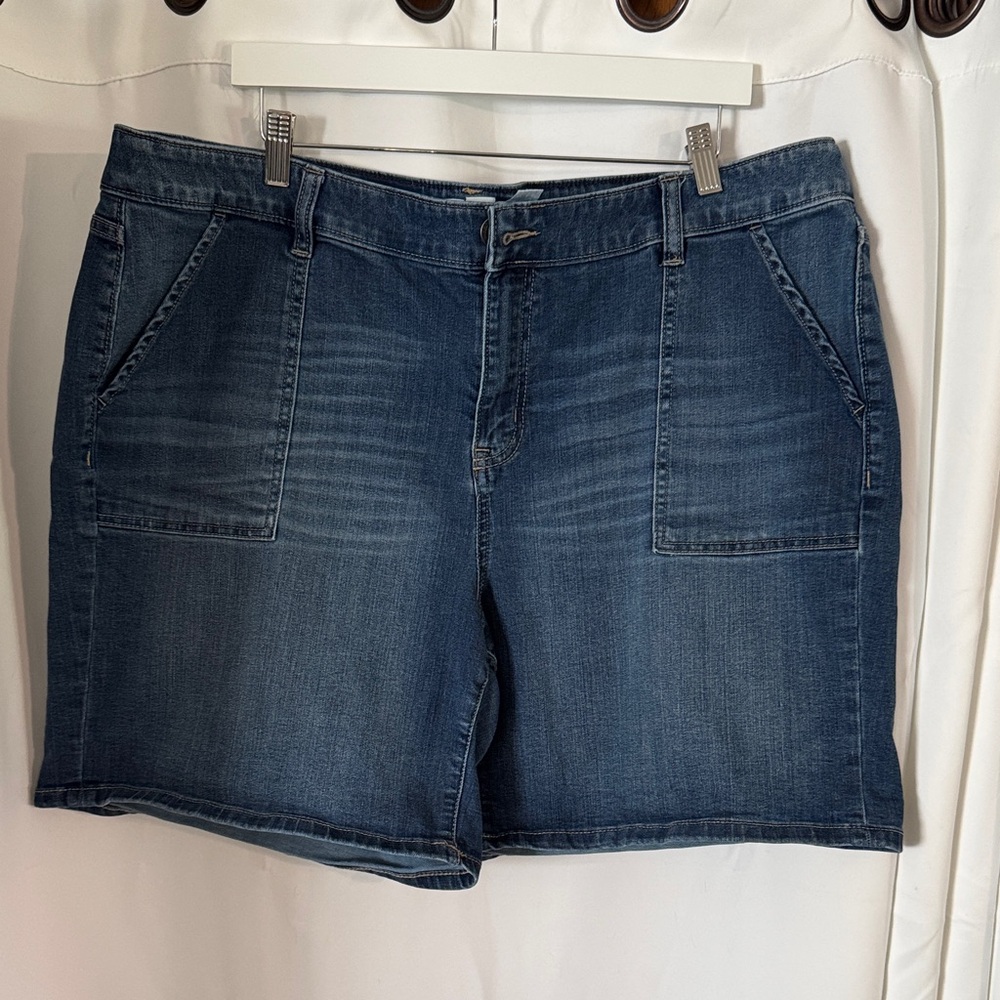 Lane Bryant Dark Denim Women’s Mid-Rise Girlfriend Shorts size 20